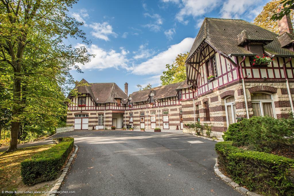 Le Chateau De La Tour Жувьё Экстерьер фото